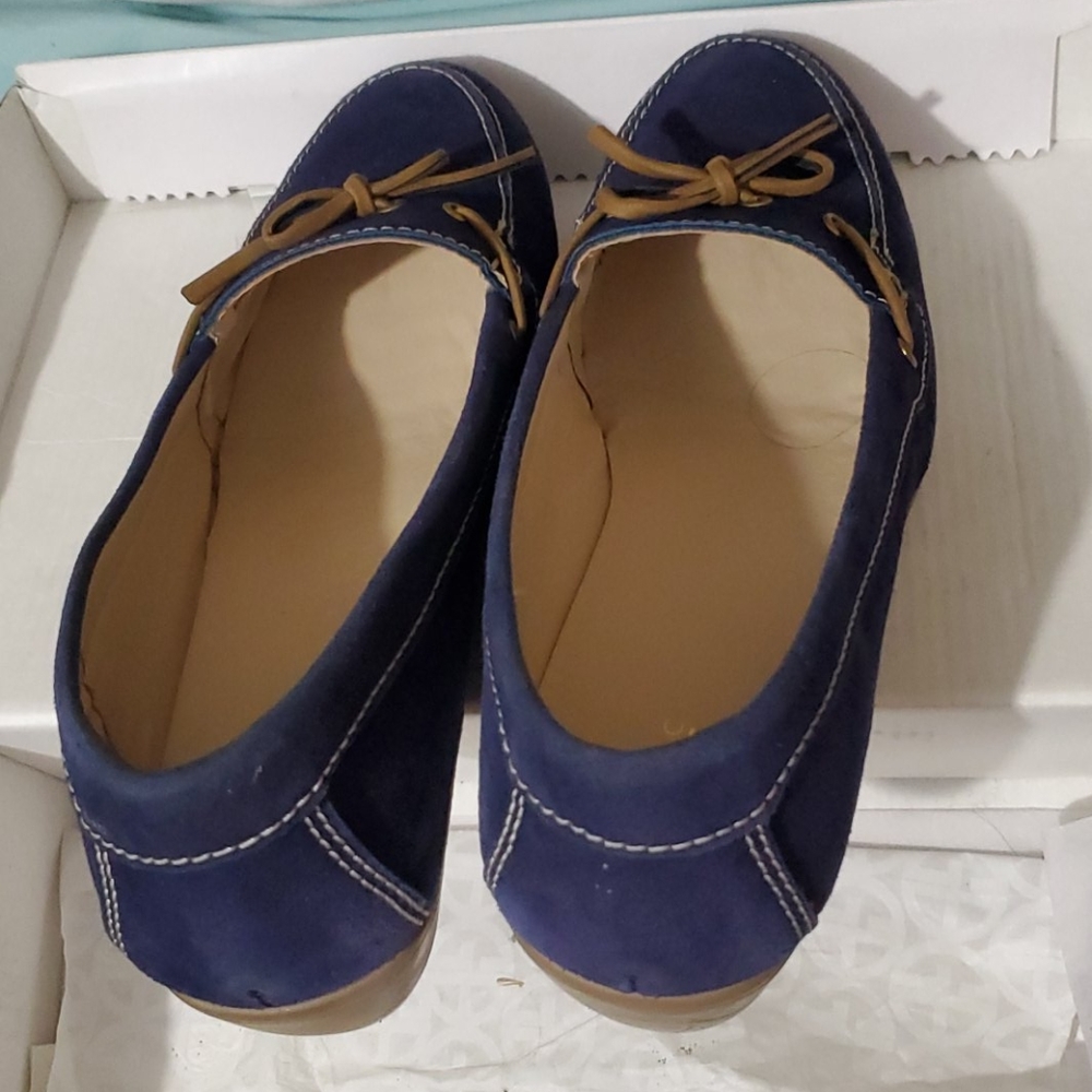 Basic Editions Shoes - Picture 6 of 7